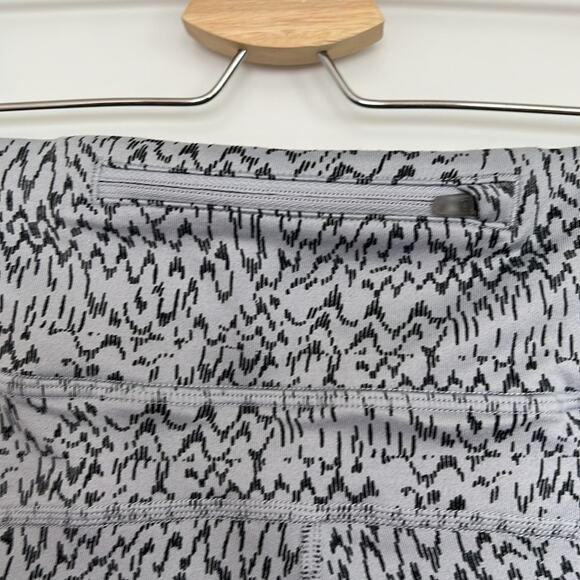 Nike Dri-Fit Grey/Black Mid Rise Cropped Leggings Drawstrings Pockets Size M - Picture 7 of 12